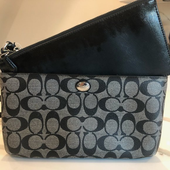 Signature Coach Cross Body Bag with Wallet Insert - Picture 4 of 8